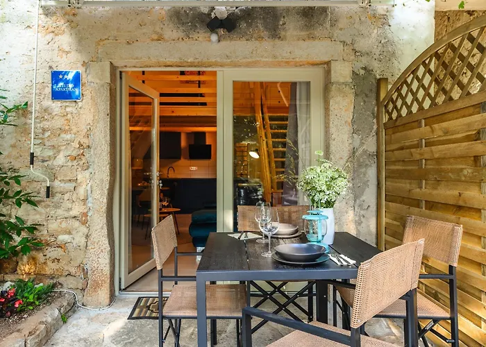 Stella Marina Deluxe Apartment